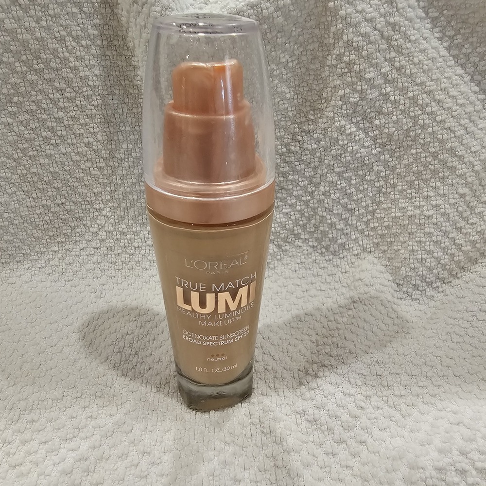 Discontinued L'Oreal True Match Lumi Foundation Soft Ivory Classic Ivory N1-2